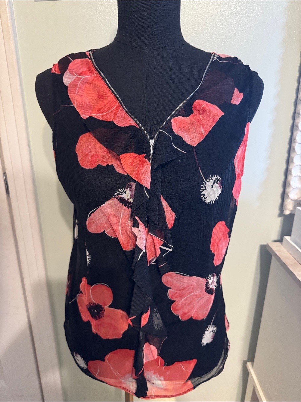 Black Floral Ruffle V-Neck Sleeveless Top - Pink Floral